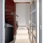 Haus 33 *