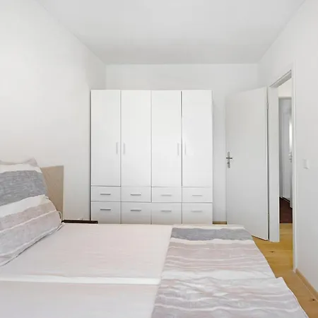 Haus 33 Semesterbostad *
