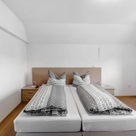 Haus 33 Semesterbostad