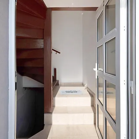 Haus 33 *